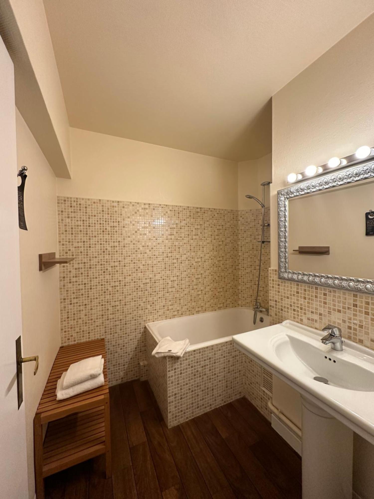 The Originals City, Hotel Napoleon, La Roche-Sur-Yon Zimmer foto